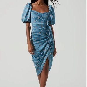Astr the Label EMMA FLORAL RUCHED BUBBLE SLEEVE MIDI DRESS Medium NWT